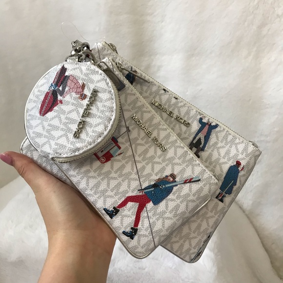 Michael Kors Jet set Girls Wristlet Trio - Picture 1 of 9